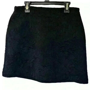 BEBE 90’S BLACK TEXTURED SKIRT 🍒